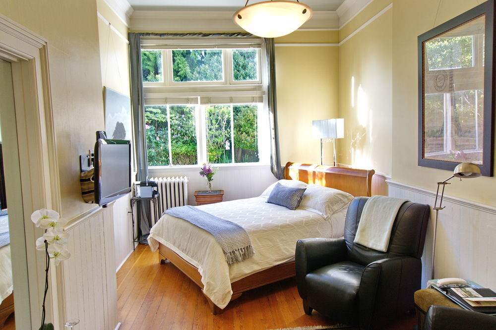 Fairholme Manor Inn Victoria Zewnętrze zdjęcie