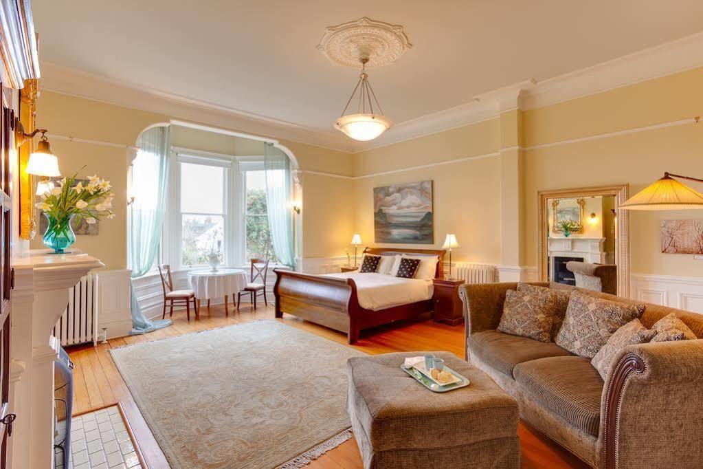 Fairholme Manor Inn Victoria Zewnętrze zdjęcie