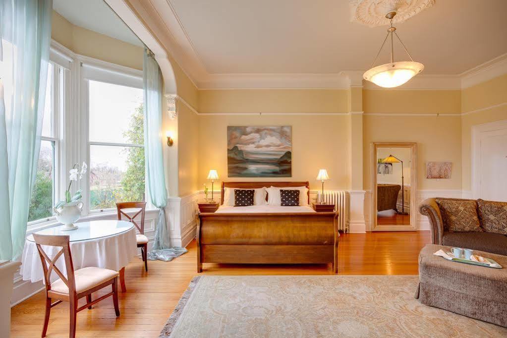 Fairholme Manor Inn Victoria Zewnętrze zdjęcie